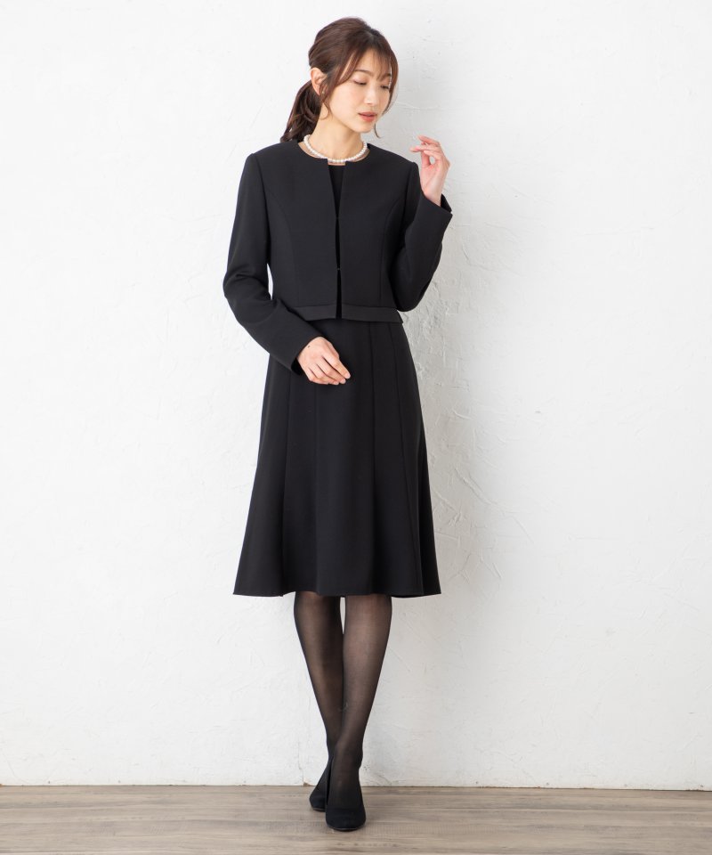 東京ソワール 裾サテンノーカラージャケットu0026フレアワンピース/M(9号)｜喪服・礼服のレンタルはCariru BLACK FORMAL