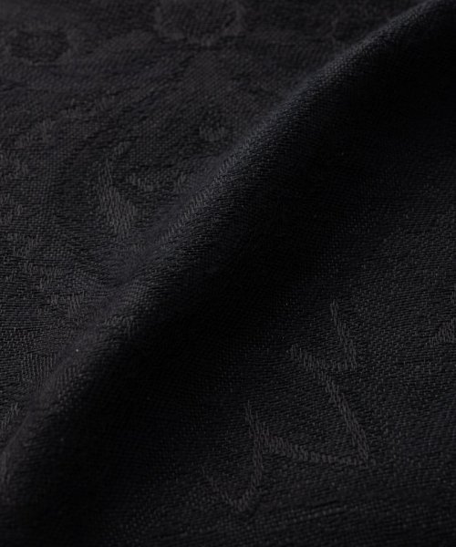 東京ソワール  ウールシルク混紡・幾何学織り柄ストール